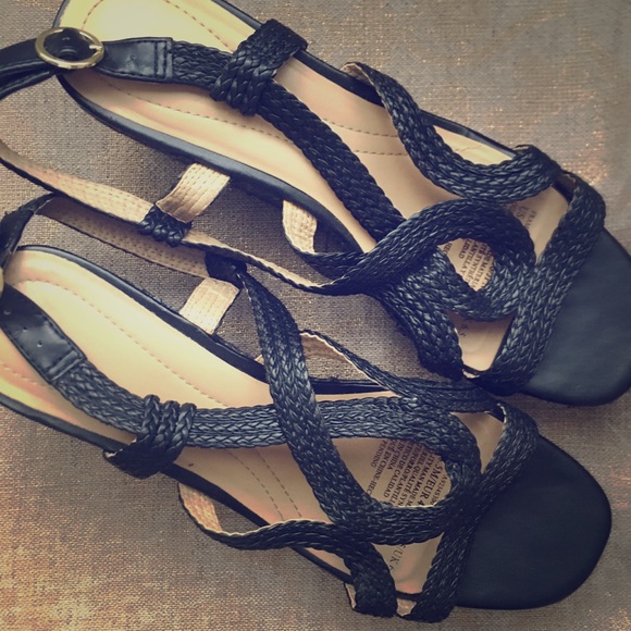 NWT Naturalizer platform sandals - Picture 2 of 3